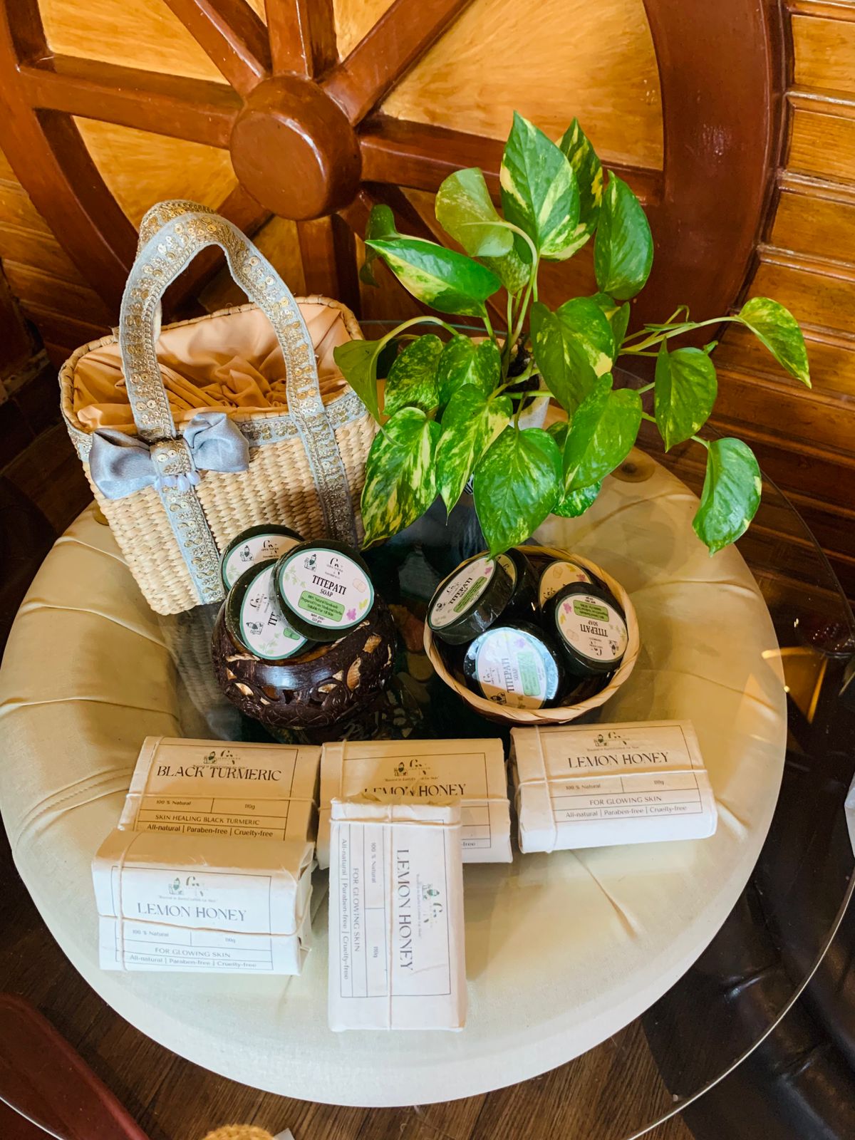 Gurau Natural soaps with woven basket